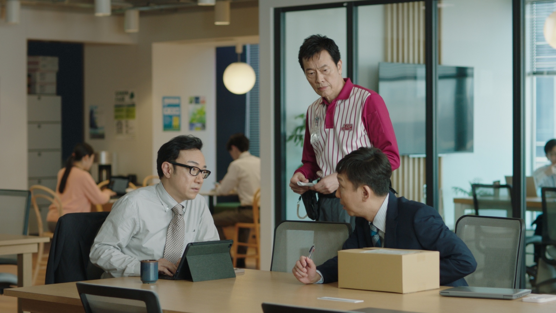 さとふる」のテレビCMに遠藤憲一さんが初登場 | 通販通信ECMO